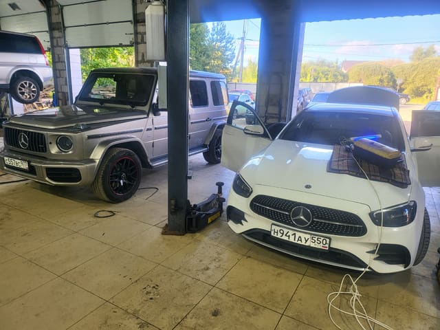 Mercedes в цеху автосервиса Авто-Куш, Горетовка